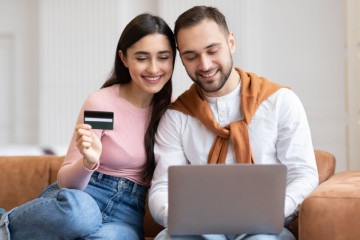 Consumidores devem conhecer seus direitos e medidas de segurança frente ao aumento das fraudes de pagamento na era digital (Imagem: Prostock-studio | Shutterstock) -  (crédito: EdiCase)