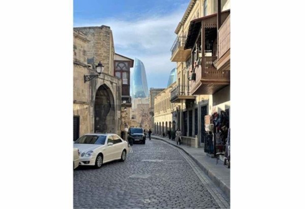 Baku é o contraste do antigo com o novo: o charme da cidade -  (crédito: Roberto Fonseca/CB/D.A Press)