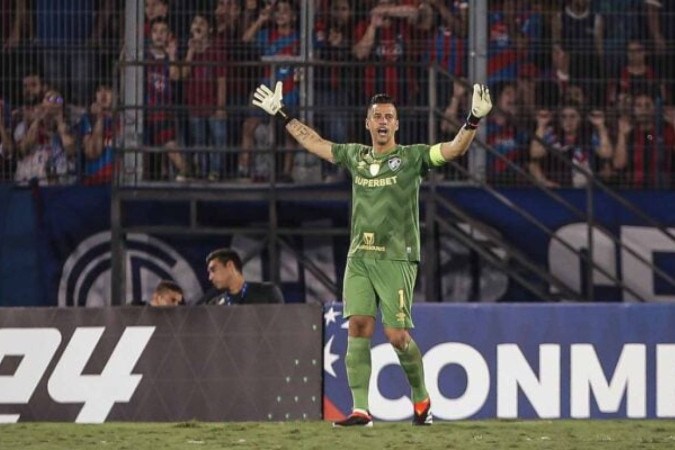 Fernando Diz se diz impressionado com o desempenho do goleiro Fábio, do Fluminense  -  (crédito:  - Foto: Lucas Merçon/Fluminense)