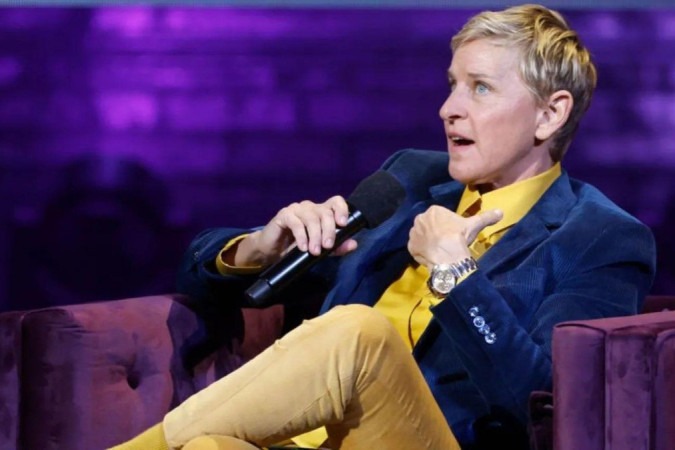 Ellen DeGeneres, ao lado de sua parceira Portia de Rossi, fotografadas em 2022 -  (crédito: Getty Images)