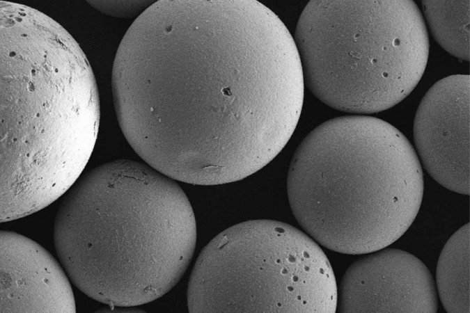 Esferas Carbalive em um microscópio eletrônico  -  (crédito:  University of Brighton;Yaqrit)