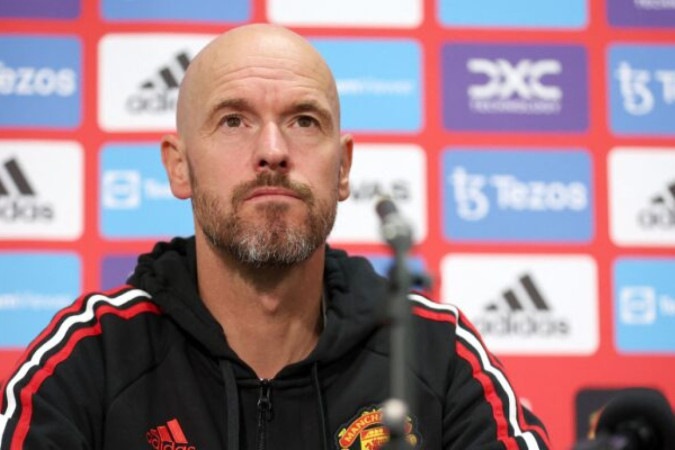  Manchester United Manager Erik ten Hag attends a press conference in Melbourne on July 14, 2022, ahead of their exhibition football match against Melbourne Victory. - -- IMAGE RESTRICTED TO EDITORIAL USE - STRICTLY NO COMMERCIAL USE -- (Photo by CON CHRONIS / AFP) / -- IMAGE RESTRICTED TO EDITORIAL USE - STRICTLY NO COMMERCIAL USE -- (Photo by CON CHRONIS/AFP via Getty Images)
       -  (crédito:  AFP via Getty Images)