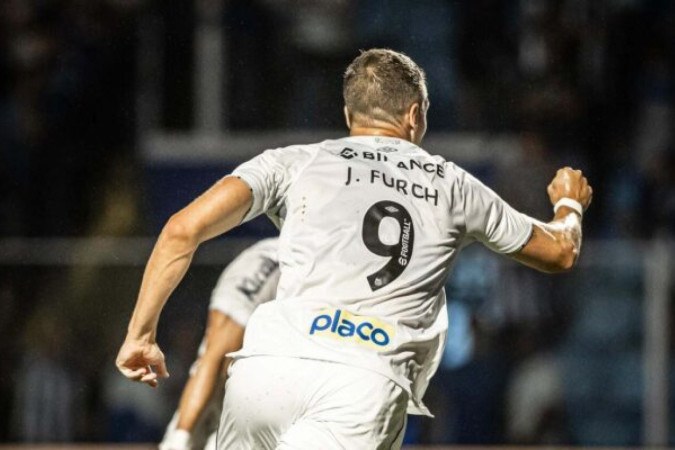 Furch tem quatro gols pelo Santos em 2024 -  (crédito: Foto: Divulgação/Santos)