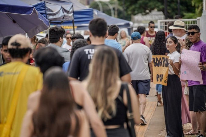 Prazo para pedir isenção da taxa de inscrição do Enem termina hoje -  (crédito: EBC)