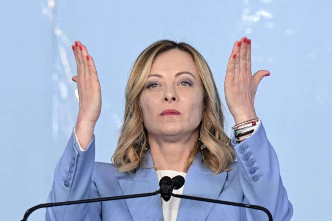 Giorgia Meloni, primeira-ministra italiana de extrema direita defende valores familiares tradicionais - (crédito: AFP) Giorgia Meloni, primeira-ministra italiana de extrema direita defende valores familiares tradicionais - (crédito: AFP)