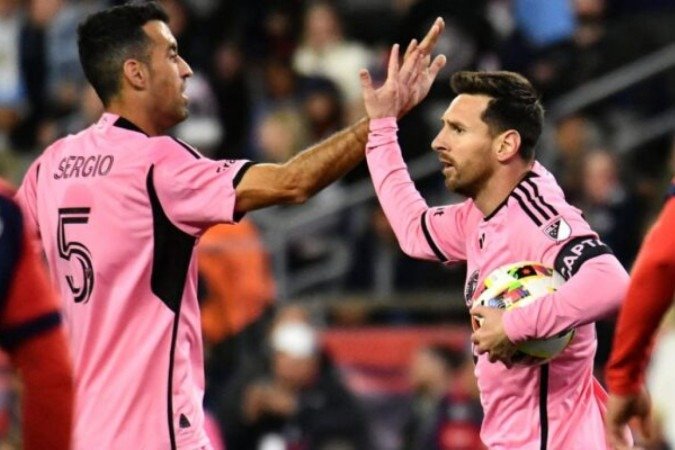 Messi voltou a jogar bem e comandou a goleada do Inter Miami sobre o New England Revolution - Foto: Joseph Prezioso / AFP/via Getty Images -  (crédito: Foto: Joseph Prezioso / AFP/via Getty Images)