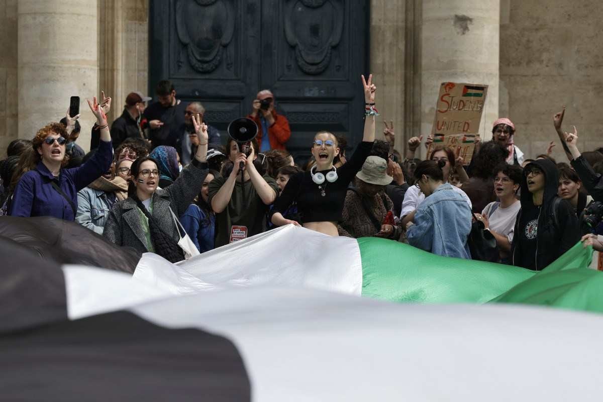 Na França, os estudantes têm se organizado, como ocorreu nos Estados Unidos 