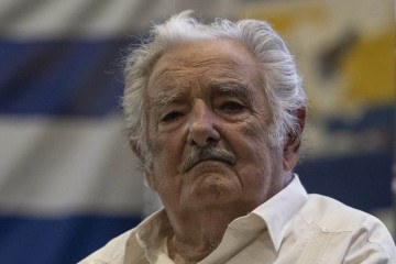 Mujica não detalhou se o tumor é benigno ou maligno -  (crédito: PABLO PORCIUNCULA / AFP)