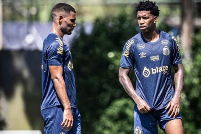 Gil e Joaquim são pilares do sistema defensivo do Santos na temporada 2024 -  (crédito: Foto: Raul Baretta/ Santos FC)