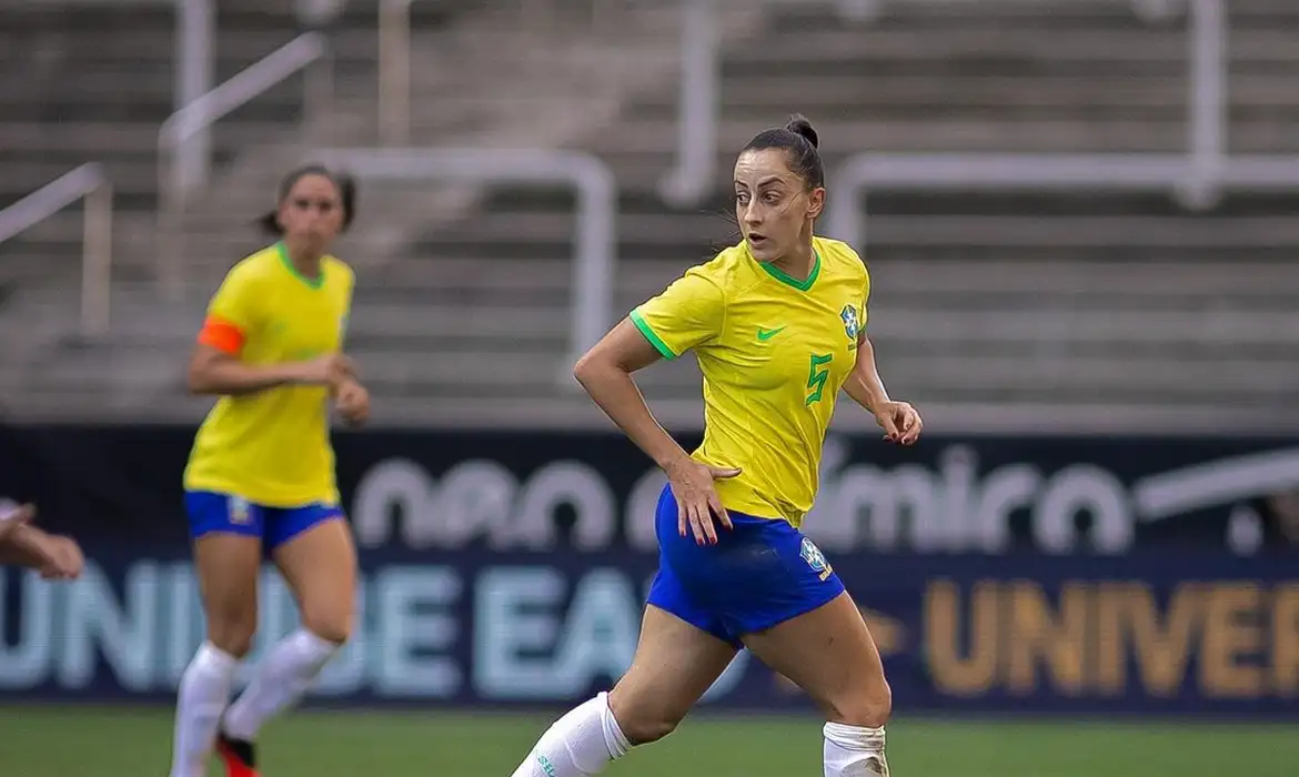 Luana, jogadora da seleção, é diagnosticada com Linfoma de Hodgkin -  (crédito: EBC)