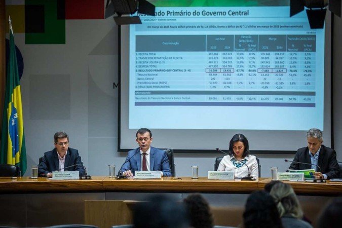 O resultado foi divulgado nesta sexta-feira (28/3), pelo Tesouro Nacional, no Relatório Mensal da Dívida (RMD)
- (crédito: Diogo Zacarias/MF) O resultado foi divulgado nesta sexta-feira (28/3), pelo Tesouro Nacional, no Relatório Mensal da Dívida (RMD)
- (crédito: Diogo Zacarias/MF)