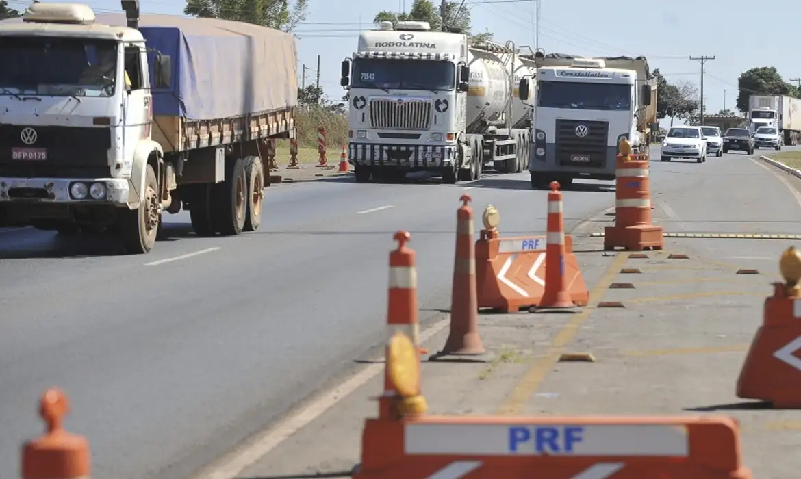 Motoristas das categorias C, D e E têm até 3ªfeira para fazer exame -  (crédito: EBC)