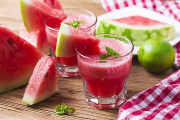 Suco de melancia e hortelã (Imagem: yuda chen | Shutterstock) -  (crédito: EdiCase - Culinaria -> Diversão e Arte)