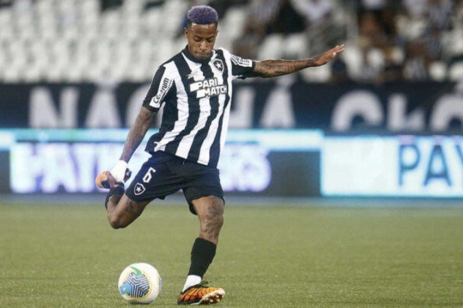 Tchê Tchê não deve estar à disposição para quinta, no Nilton Santos - (crédito: Foto: Vítor Silva/Botafogo) Tchê Tchê não deve estar à disposição para quinta, no Nilton Santos - (crédito: Foto: Vítor Silva/Botafogo)