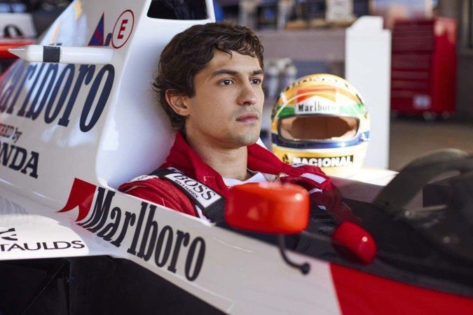  Gabriel Leone como Ayrton Senna para série da Netflix 
     -  (crédito:  Alan Roskyn/Netflix)