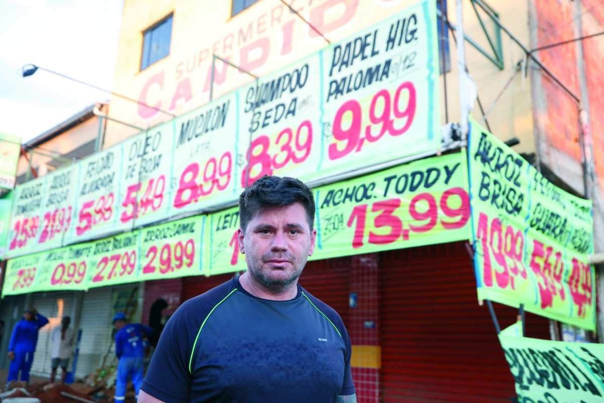 Lucivaldo Rodrigues, dono de um supermercado, calcula o prejuízo