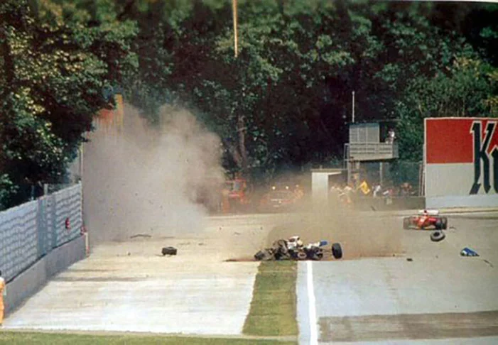 Em 1/5/2024 faz 30 anos do acidente que matou Ayrton Senna. Nascido em São Paulo, ele teve uma morte precoce aos 34 anos, quando participava do Prêmio de San Marino, em 1/5/1994. -  (crédito: Domínio público)