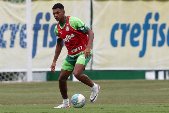 Luis Guilherme, de 18 anos, tem contrato até o meio de 2026 com o Palmeiras -  (crédito: Foto: Cesar Greco/Palmeiras)