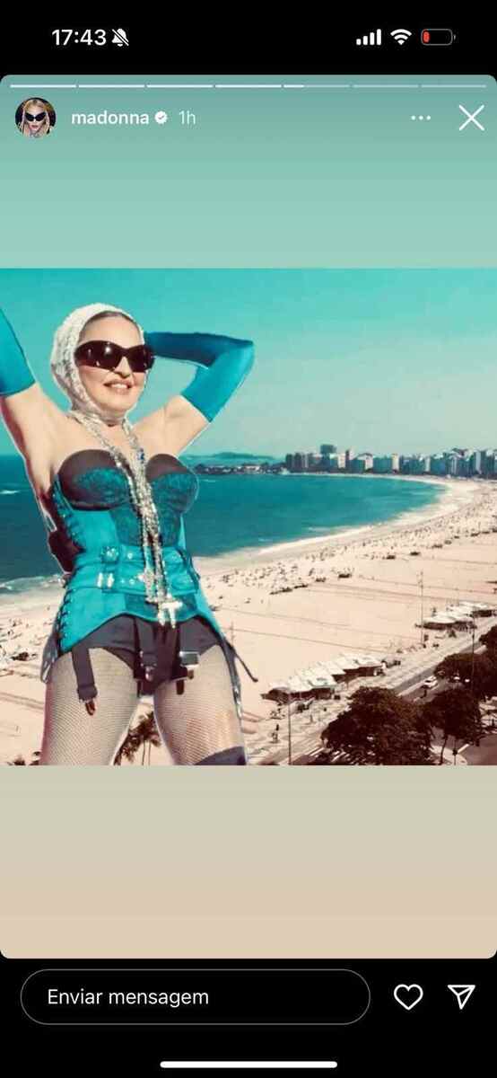 Meme Madonna na praia