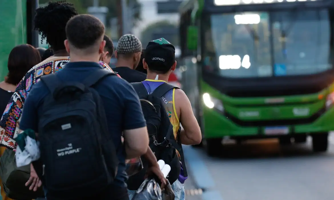 Em grandes cidades, deslocamento é drama diário para trabalhador -  (crédito: EBC)