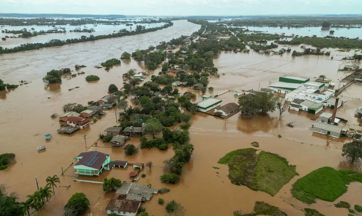 Temporais causam 8 mortes no RS; 21 pessoas estão desaparecidas -  (crédito: EBC)