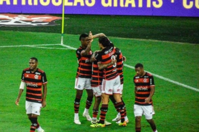 Flamengo celebra seu gol no magro 1 a 0 sobre o Amazonas -  (crédito: Foto: Lucas Bayer/Jogada10)