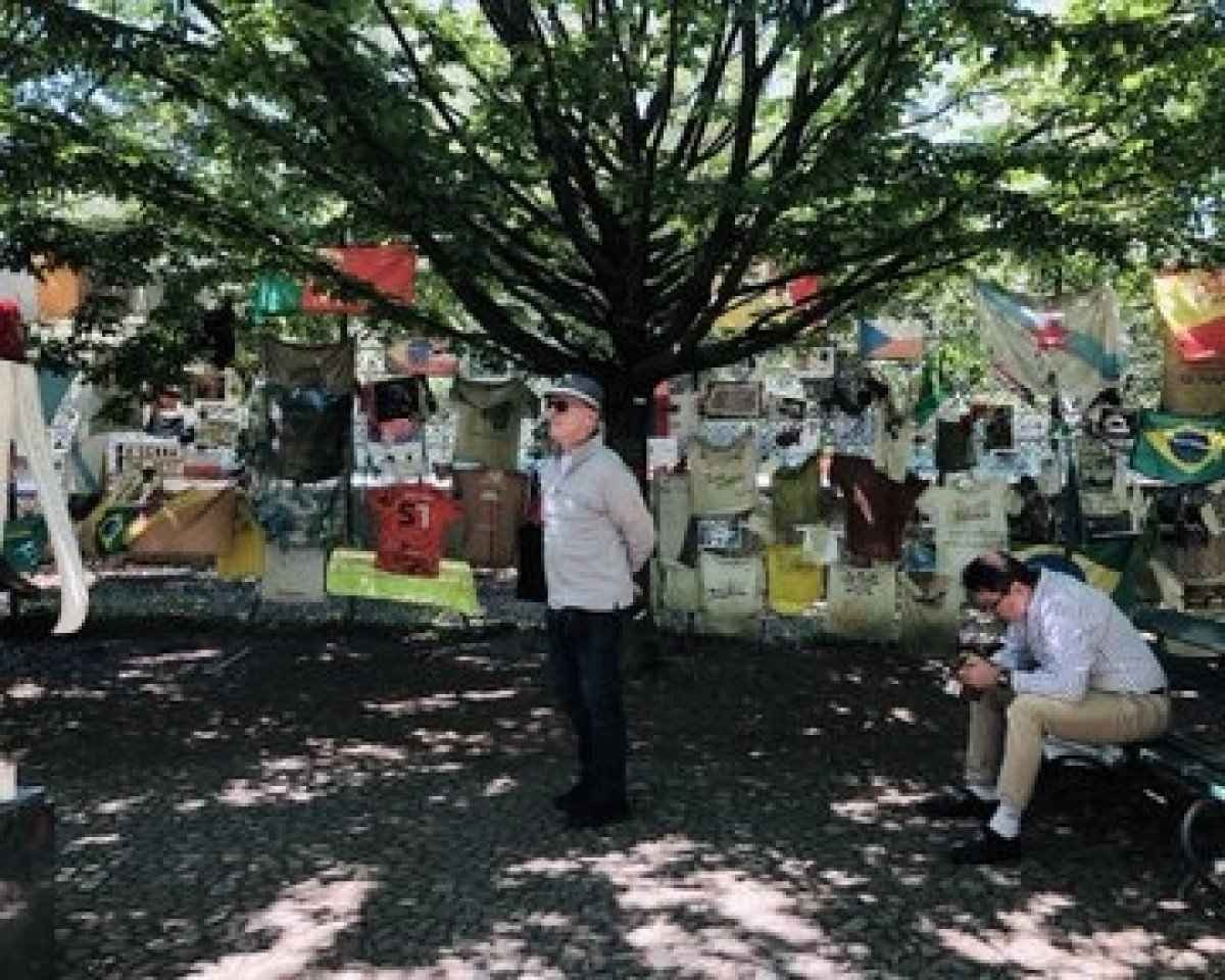 Estátua de Ayrton Senna no Autódromo Enzo e Dino Ferrari, em Imola, na Itália