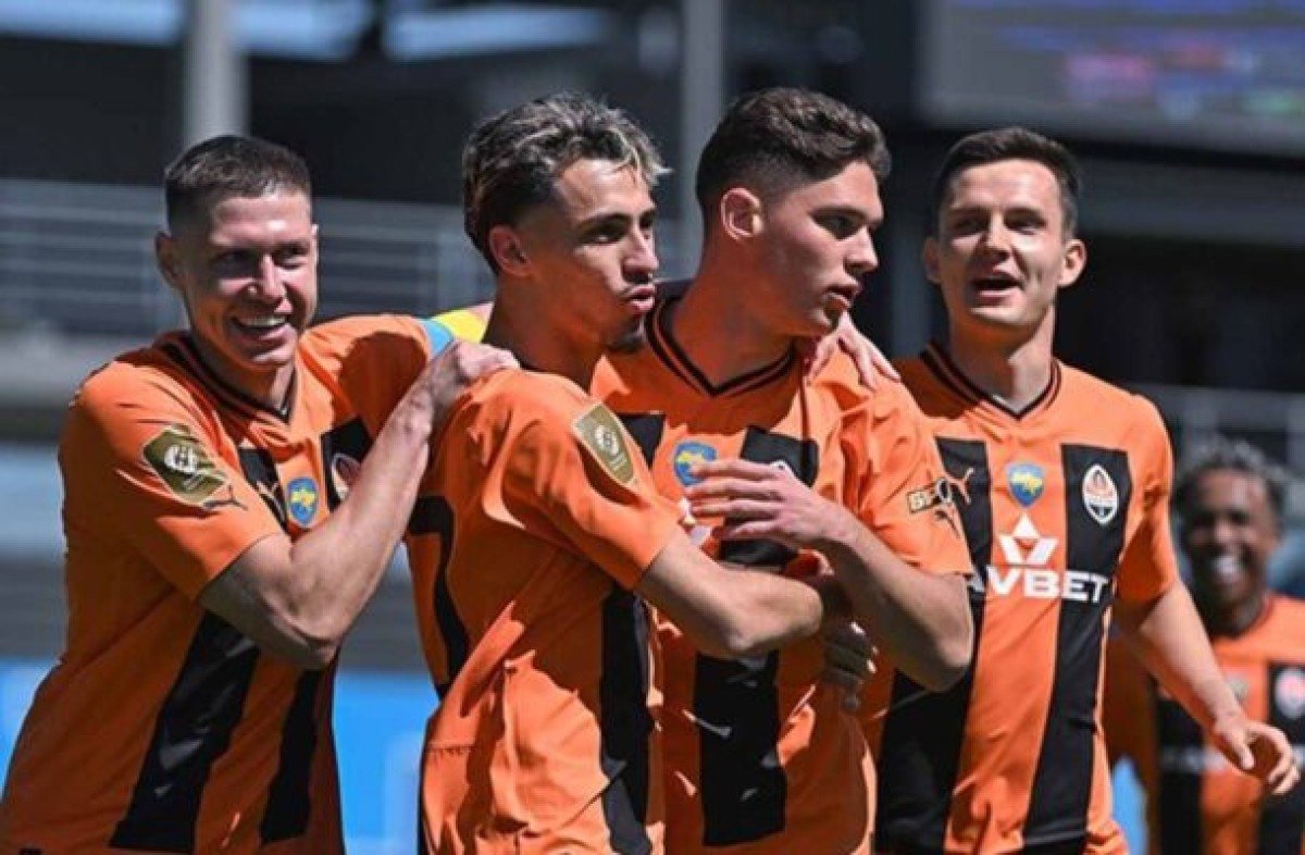 Ex-Vasco, Marlon Gomes faz hat-trick e golaço pelo Shakhtar; veja