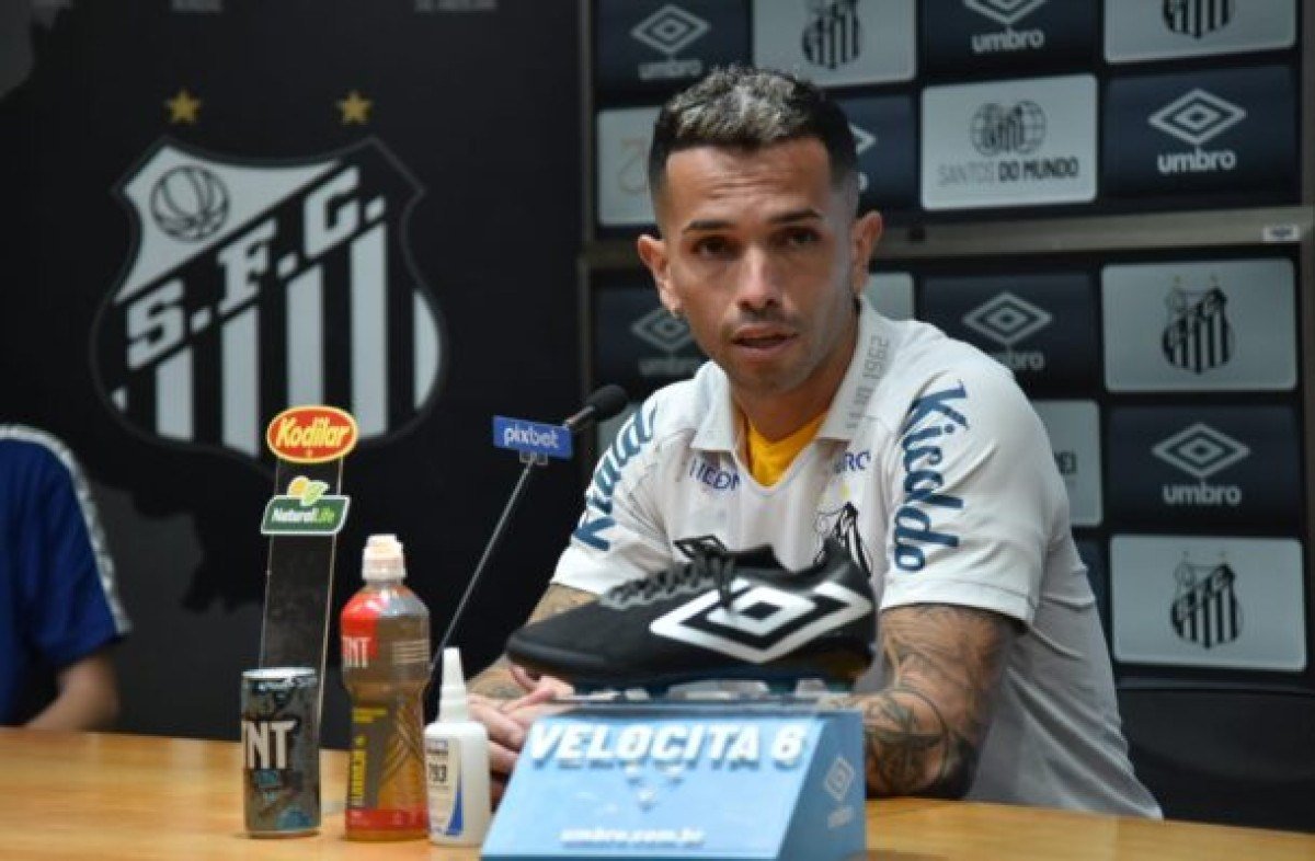 Dívida por Carabajal pode gerar novo ‘transfer ban’ ao Santos