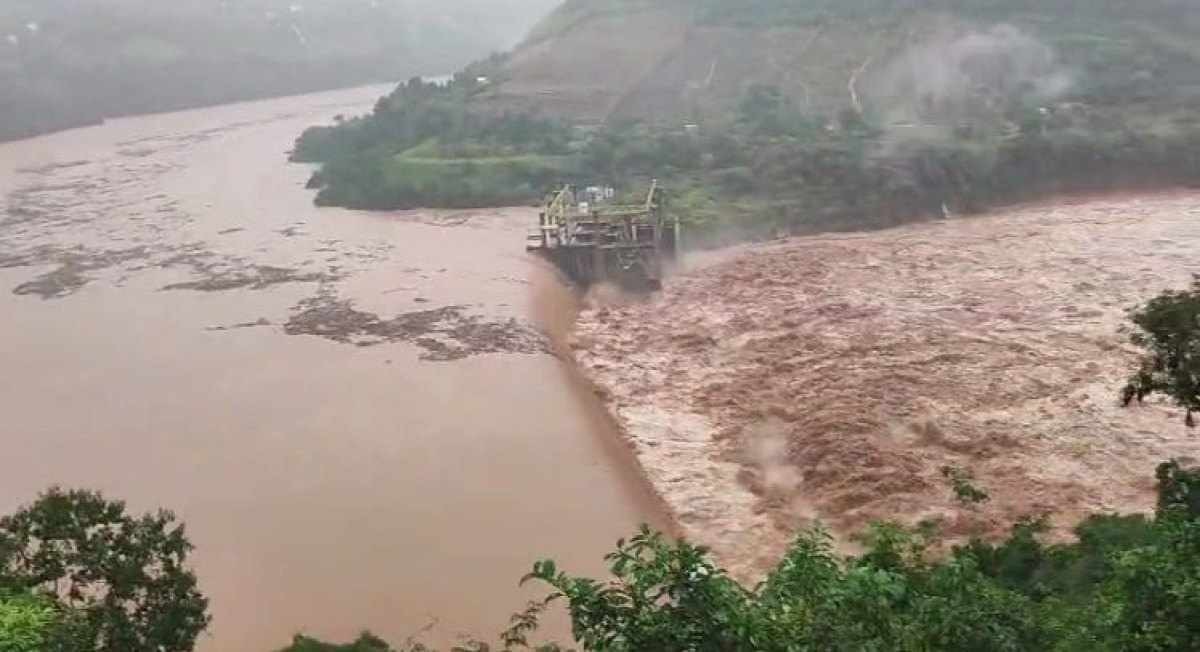 Barragem 14 de Julho rompe parcialmente no Rio Grande do Sul -  (crédito: Reprodução/Redes Sociais)