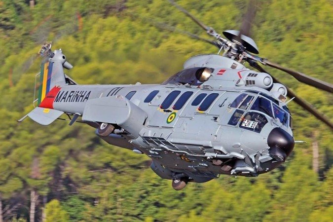 A primeira aeronave da Marinha está na Base Aérea de Florianópolis com três pilotos, cinco tripulantes e mais dois tripulantes de resgate aéreo que irão operar em ações de busca e salvamento na região do Vale do Taquari - (crédito: Divulgação/Marinha) A primeira aeronave da Marinha está na Base Aérea de Florianópolis com três pilotos, cinco tripulantes e mais dois tripulantes de resgate aéreo que irão operar em ações de busca e salvamento na região do Vale do Taquari - (crédito: Divulgação/Marinha)