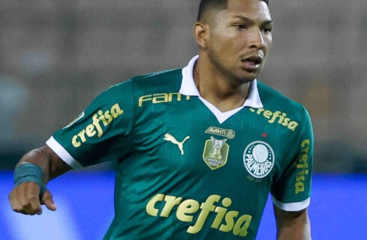 Rony ‘cobra’ Estêvão por lance e celebra vitória do Palmeiras: ‘Se redimiu’