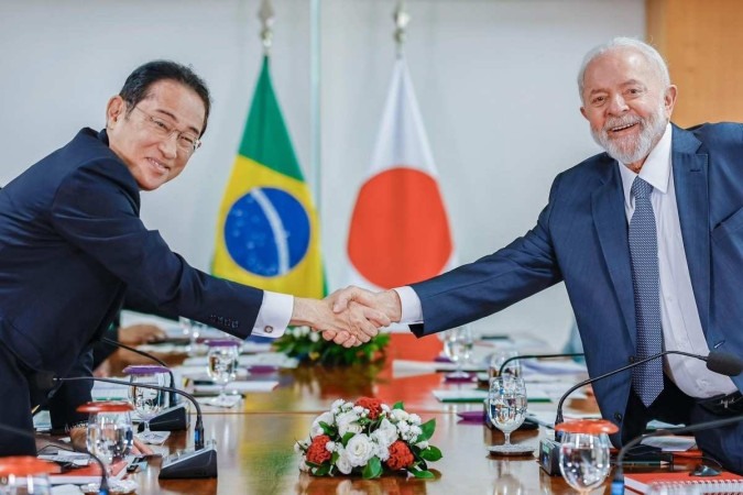 Durante visita do premiê ao Planalto, o governo brasileiro e o japonês assinaram uma série de memorandos, em áreas como comércio e segurança cibernética -  (crédito: Ricardo Stuckert/PR)