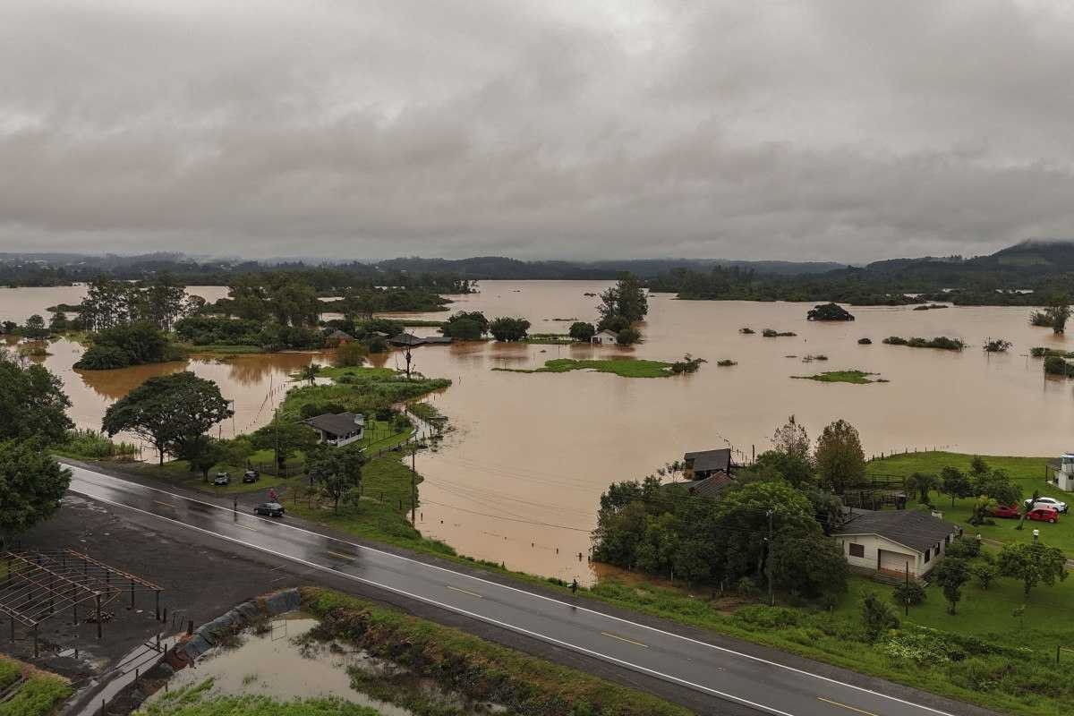 Vista aérea mostra área inundada de Capela de Santana, Rio Grande do Sul, Brasil, em 2 de maio de 2024      