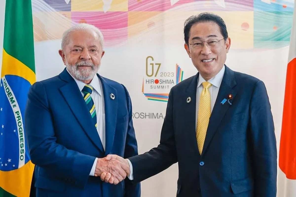 O presidente Lula e o primeiro-ministro japonês, Fumio Kishida, no G7, em maio de 2023
 -  (crédito: Ricardo Stuckert/PR)