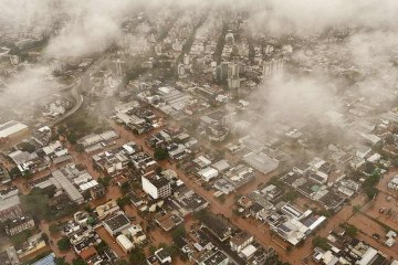 Rio Grande do Sul enfrenta situação de emergência pública -  (crédito:  Carlos Fabal/AFP)