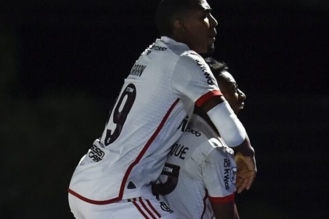 Bruno Henrique comemora seu gol após linda assistência de De La Cruz -  (crédito: Foto: Divulgação / Flamengo)