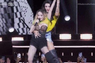 Madonna recebe Pabllo Vittar e bateria com crianças cariocas no palco em Rio
 -  (crédito: Reprodução/Rede Globo)