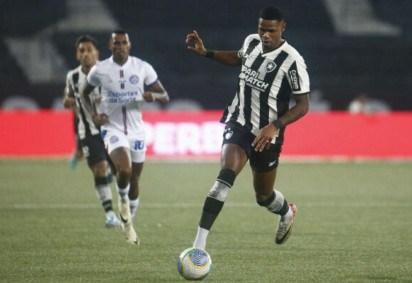 Júnior Santos marcou um gol invalidado pela arbitragem  -  (crédito:  Foto: Vitor Silva/Botafogo)