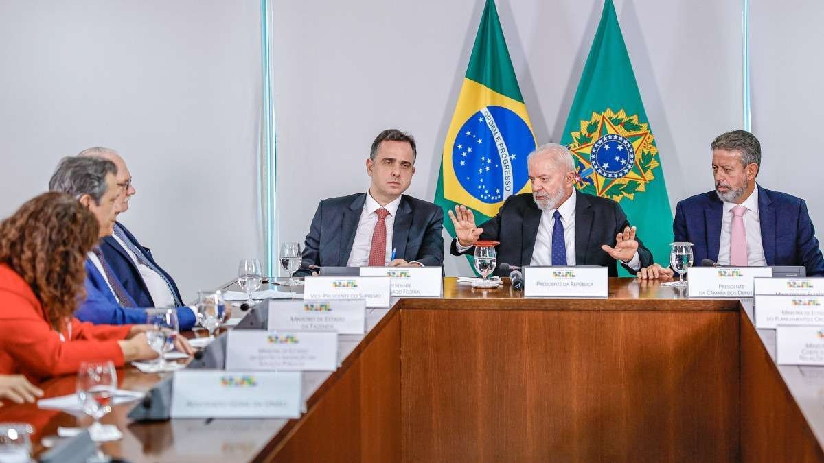 Governo propõe tirar da meta fiscal ajuda ao RS; Câmara aprova projeto