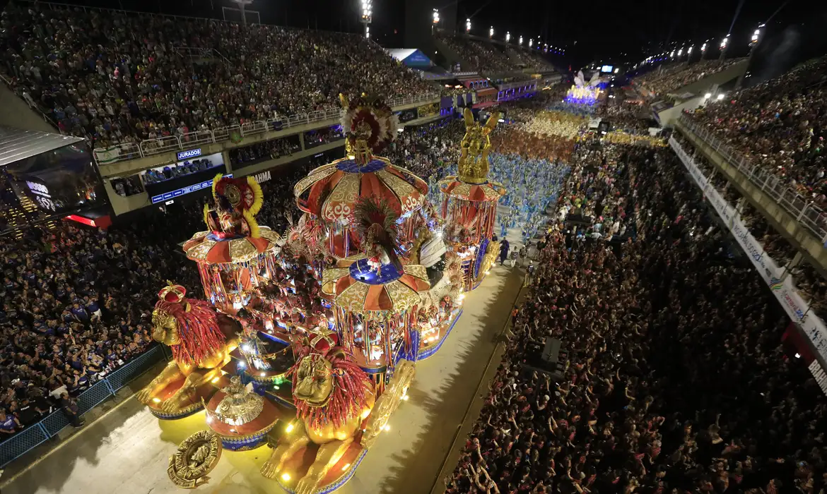 Carnaval de 2025 terá 3 dias de desfiles na Marquês de Sapucaí, no Rio -  (crédito: EBC)