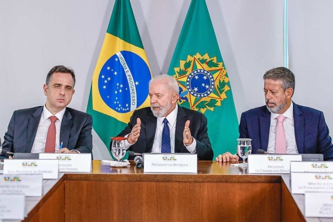 O  texto assinado por Lula decreta calamidade no estado e municípios, e retira os gastos com ajuda do arcabouço e da Lei de Responsabilidade Fiscal -  (crédito: Ricardo Stuckert / PR)