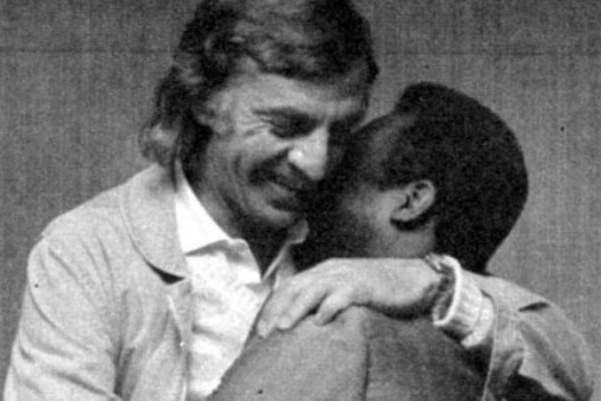 Menotti e Pelé jogaram juntos no Santos - Foto: El Gráfico Domínio público - (crédito: El Gráfico Domínio público) Menotti e Pelé jogaram juntos no Santos - Foto: El Gráfico Domínio público - (crédito: El Gráfico Domínio público)