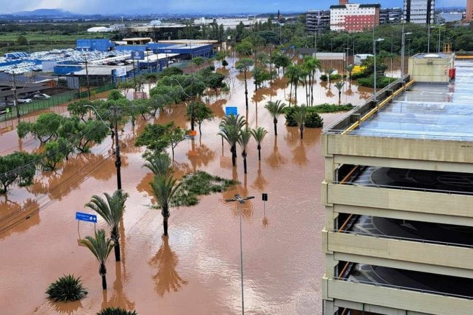 Aeroporto de Porto Alegre ficou quase submerso após enchentes
 -  (crédito: Aeroporto de Porto Alegre/Divulgação)