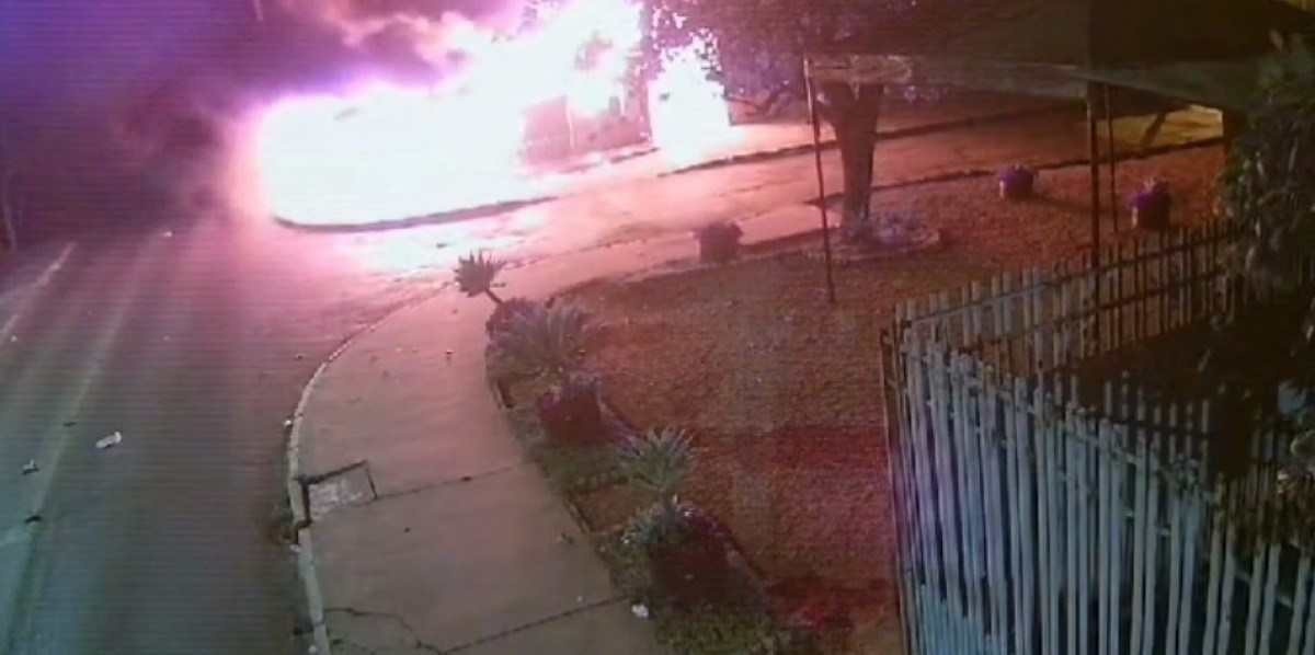 Morador de rua se irrita com furto frustrado e coloca fogo em quiosque