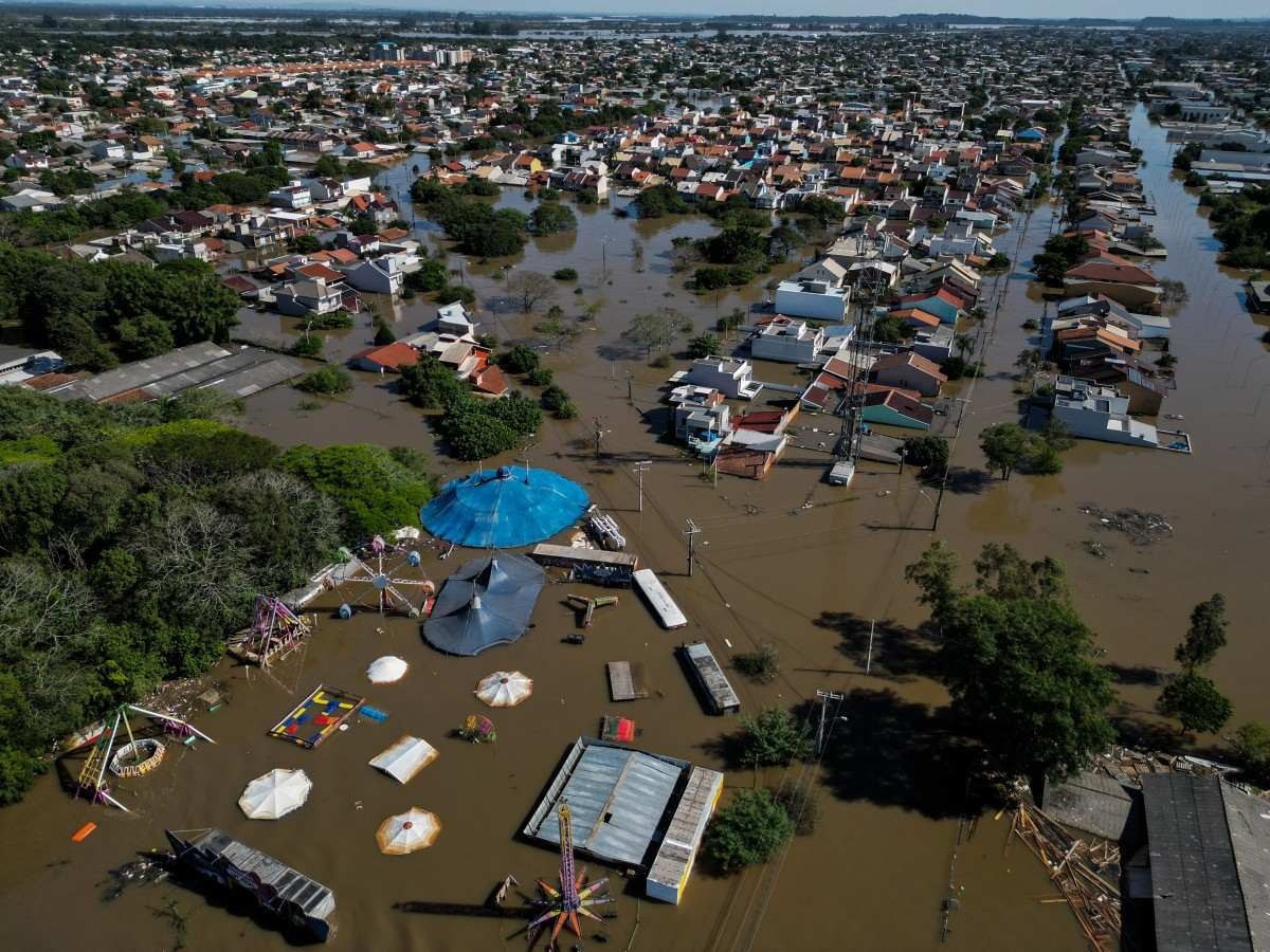 Cidades inundadas no RS enfrentam onda de saques e assaltos
