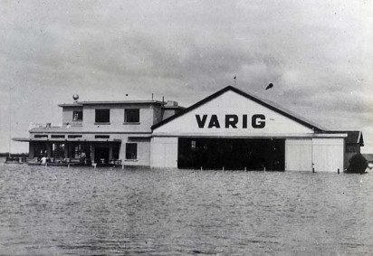 O dia 7 de maio de 1927 é um marco na história da aviação brasileira. Nessa data foi criada oficialmente a Varig (Viação Aérea Rio-Grandense). 
 -  (crédito: Divulgação Flap)