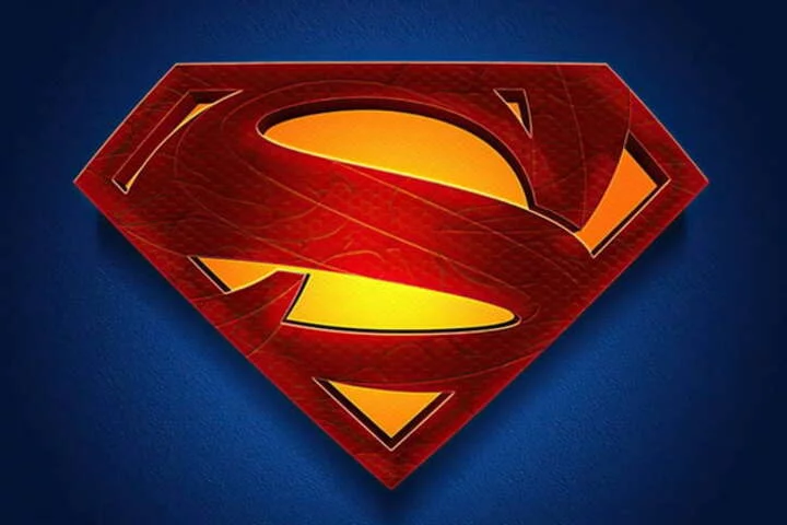 Nesta segunda-feira (06/05), o diretor do novo filme do Superman, James Gunn, compartilhou a primeira foto do ator David Corenswet na pele do super-herói da DC Comics.  -  (crédito: divulgação )