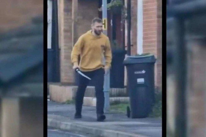 O hispano-brasileiro Marcus Aurelio Arduini Monz durante ataque em Londres - (crédito: ADRIAN DENNIS / AFPTV / @ELL_PHT / ESN / AFP) O hispano-brasileiro Marcus Aurelio Arduini Monz durante ataque em Londres - (crédito: ADRIAN DENNIS / AFPTV / @ELL_PHT / ESN / AFP)