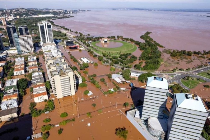 Nível da água não baixa e mais bairros de Porto Alegre ficam alagados. Bombas da prefeitura foram desligadas por causa de inundação. -  (crédito:  Gustavo Mansur/Palácio Piratini)